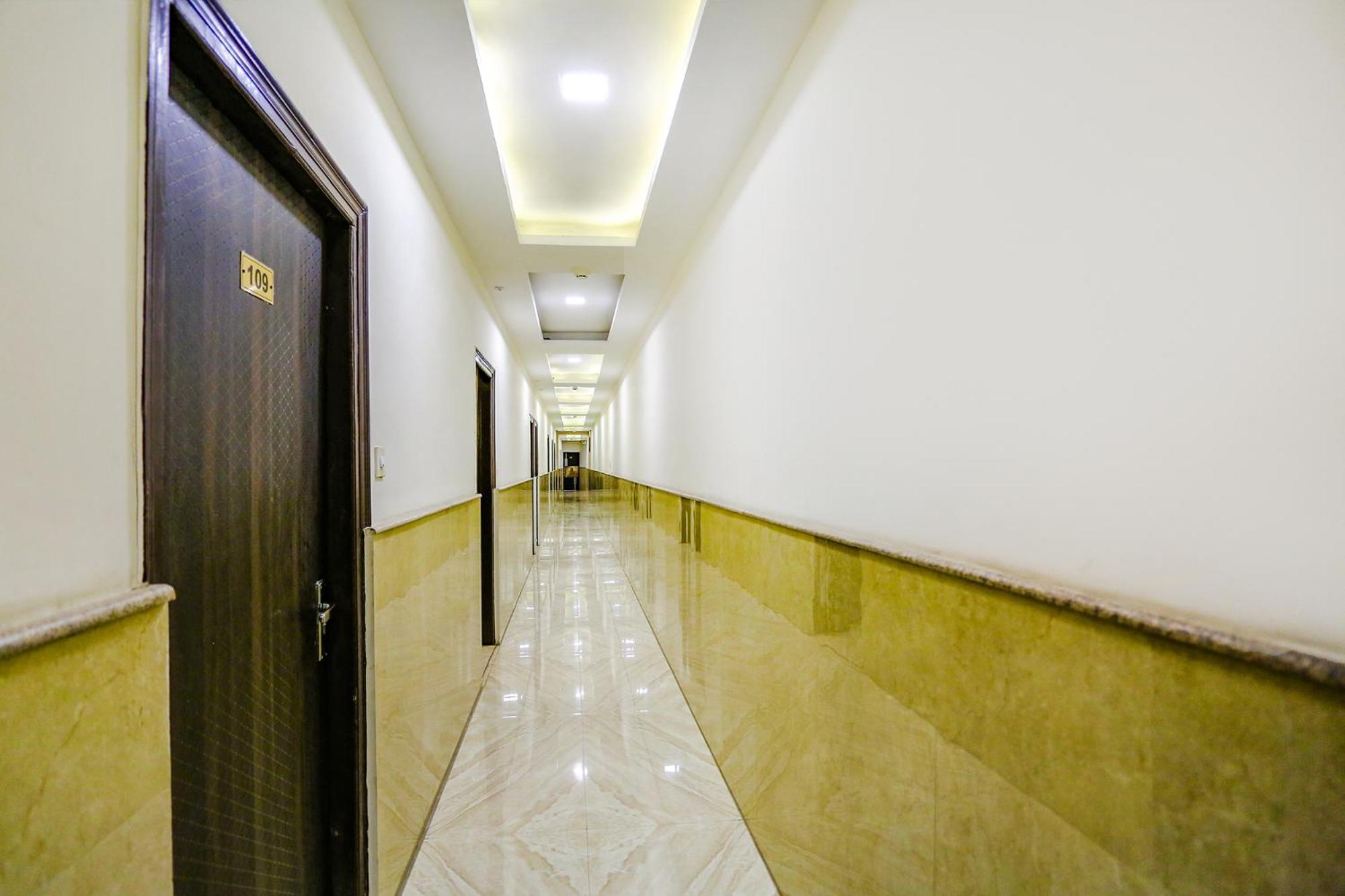 Fabhotel The Kiara Near Igi Delhi Airport Neu-Delhi Exterior foto